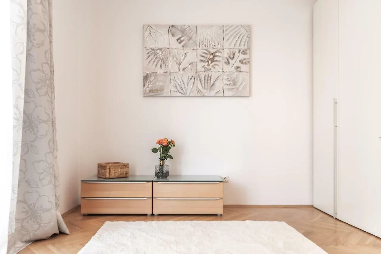 Apartment Volksgarten Suite Graz