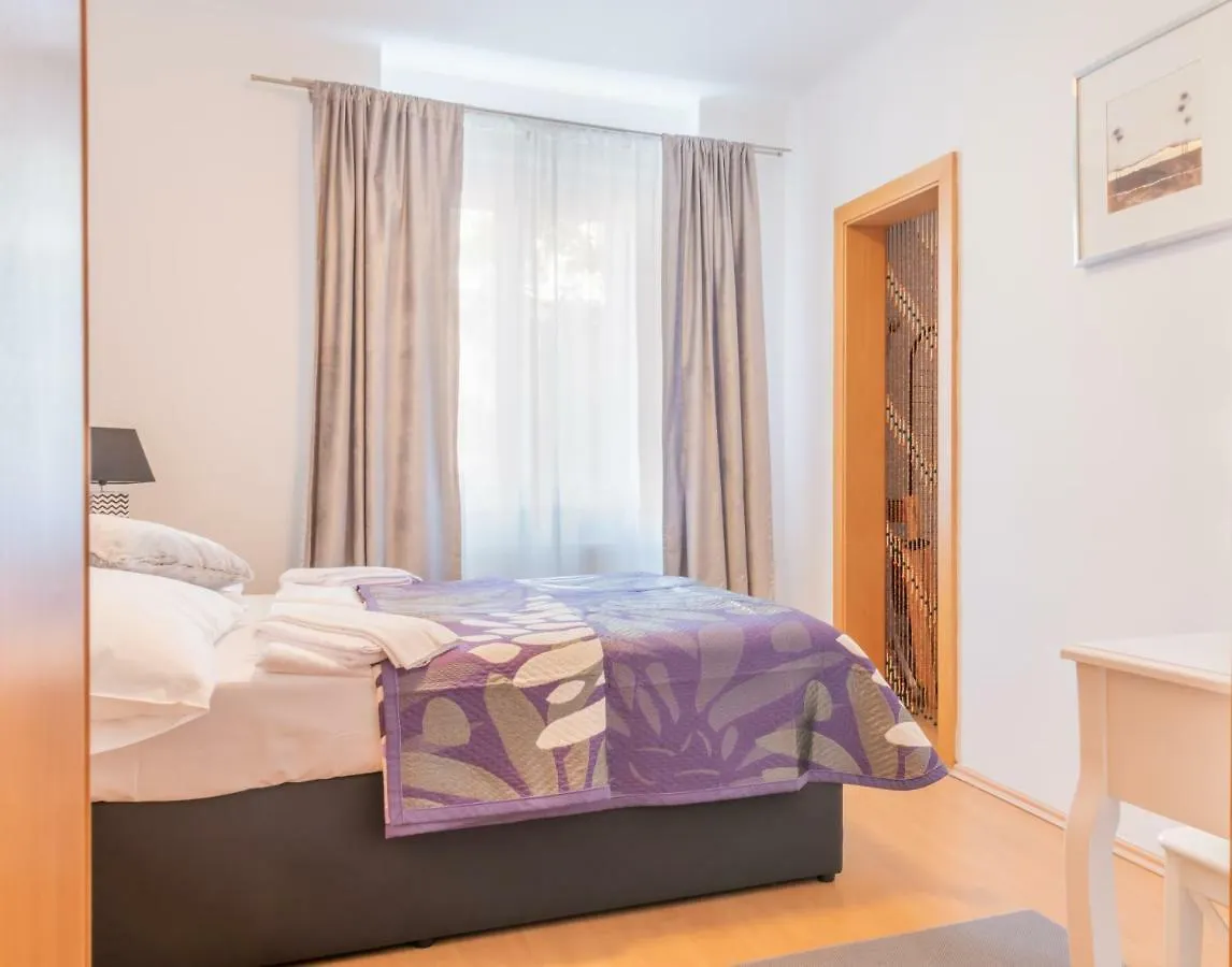 Apartment Volksgarten Suite Graz